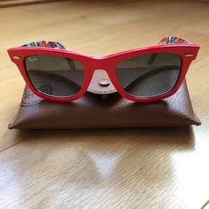 Ray Ban Wayfarer Sunglasses, red